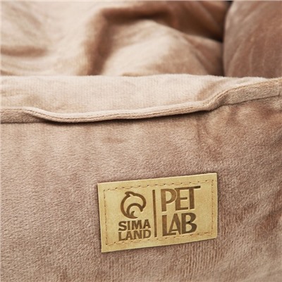 Лежанка для кошек и собак велюровая Pet Lab, 70 х 65 х 15 см, бежевая