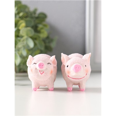 Сувенир полистоун "Поросята - поцелуй" набор 2 шт 4х7,3х4,5 см