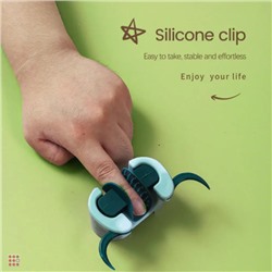 Держатель для швабры настенный