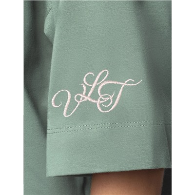 Платье из премиального хлопка с вышивкой на рукаве