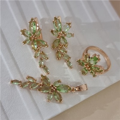 Комплект ювелирной бижутерии коллекция "Дубай" серьги, кулон и кольцо 20 р, покрытие позолота, вставка: фианиты, цвет: бледно-зеленый, арт.414.359-20