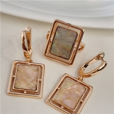 Комплект ювелирной бижутерии коллекция "Дубай" серьги и кольцо 18 р, покрытие позолота, вставка: искусственный пералутр, арт.313.188-18