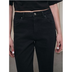 Актуальная коллекция CONTE CON-844 Чёрные джинсы relaxed mom с декоративной отстрочкой на задних кар