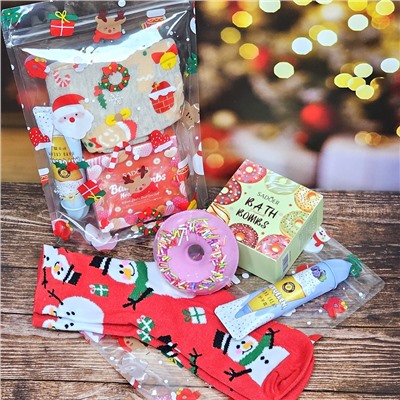 Набор подарочный в zip-пакете "Новогодний" (Бомбочка + Носочки + Крем для рук)