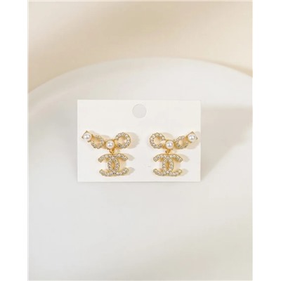 Стильные серьги