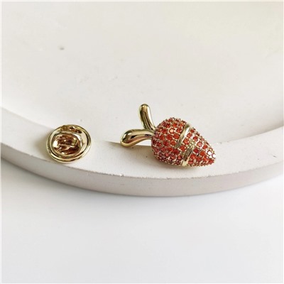 Брошь Морковь