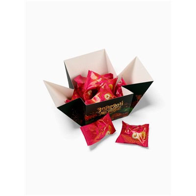 Подарочный набор новогодний «С Новым годом»: чай (50 г), конфеты (110 г), печенье брауни (120 г)