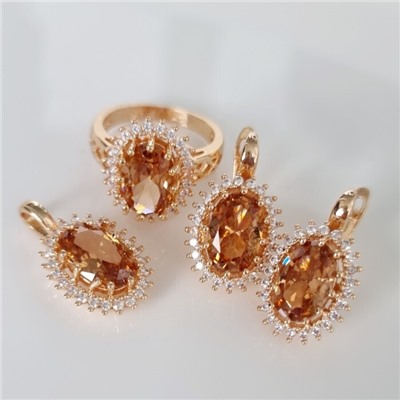 Комплект ювелирная бижутерия коллекция  "Дубай" серьги, кулон и кольцо 17 р, покрытие: позолота, вставка: фианит, цвет: бежевый и прозрачный, арт.313.095-17