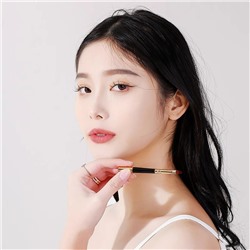 Портативная кисть для губ с металлическим колпачком