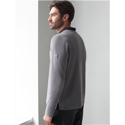 Лонгслив из мягкого фактурного трикотажа с плетеным воротником поло на молнии