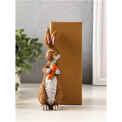 Фигурка полистоун «Кролик с морковью», 4.7×5×15 см