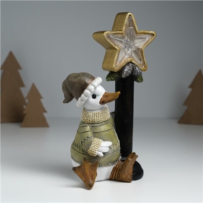 Фигурка светящаяся полистоун «Гусь в свитере у фонарного столба со звездой», 12.5×9×20.3 см