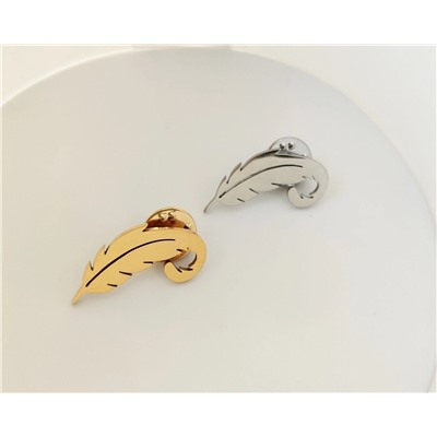 Брошь из стали