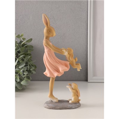 Фигурка полистоун «Зайки. Мама с детьми», 9.5×6×22.5 см
