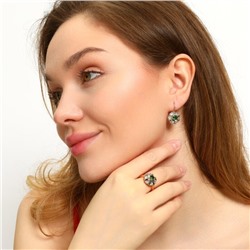 Комплект ювелирной бижутерии коллекция "Дубай" серьги и кольцо 17 р, вставка: фианиты, цвет: прозрачный и зеленый, арт.213.357-17