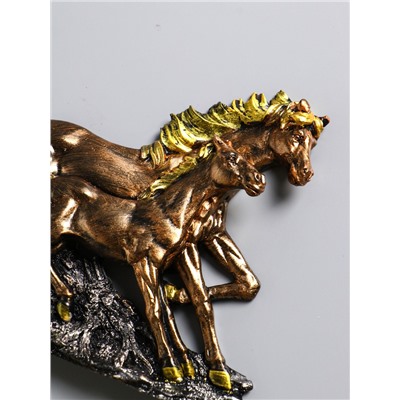 Панно настенное «Лошадь с жеребенком», декор, 21.5×17.5×3.5 см