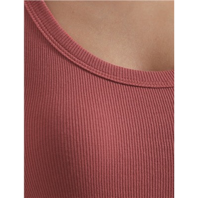 Топ с круглым вырезом из фактурного трикотажа в рубчик