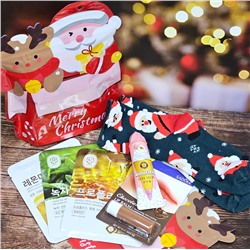 Подарочный набор в красном пакете "Олень и Дед Мороз" (3 маски + Носочки + Бальзам + Крем для рук)