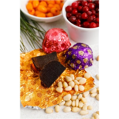 Ягодень ассорти / облепиха, брусника, черноплодка / шоу-бокс / 540 г / ТМ Сибирский кедр