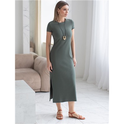 Платье из трикотажа в широкий рубчик