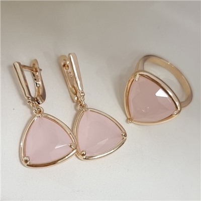 Комплект серьги и кольцо с камнем матового розового цвета, покрытие позолота, коллекция Дубайское золото, арт.215.653-18