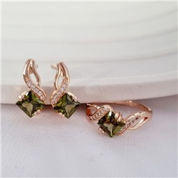 Комплект ювелирная бижутерия коллекция  "Дубай" серьги и кольцо 17 р, покрытие: позолота, вставка: фианиты, цвет: зеленый и прозрачный, арт.215.467-17