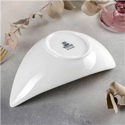 Блюдо фарфоровое овальное Wilmax, 19.5×11 см, белое