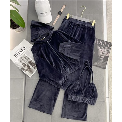 Костюм тройка