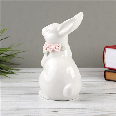 Фигурка Кролик с цветами 16 см / 19069 /уп 48/
