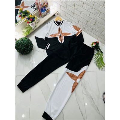 СПОРТИВНЫЙ КОСТЮМ