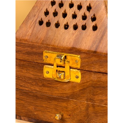 Подставка под благовония в форме пирамиды «Джали», 9×9×15.5 см, дерево шишам