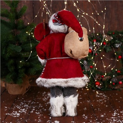 Дед Мороз под ёлку «Зимнее волшебство. С охапкой подарков и в меховых сапожках», 50 см, красный