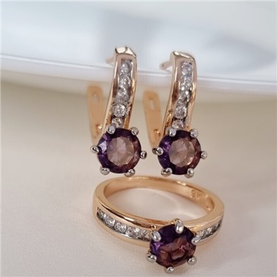 Комплект ювелирной бижутерии коллекция "Дубай" серьги и кольцо 19 р, покрытие позолота, вставка: фианиты, цвет: фиолетовый и прозрачный, арт.215.377-19