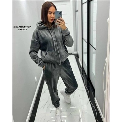 Спортивный костюм #23055699