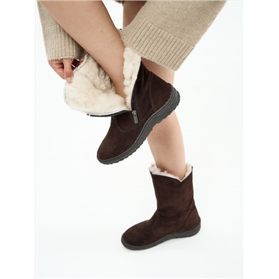 Полусапоги женские шоколадные замшевые с замком на литой подошве