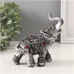 Фигурка полистоун «Серебристый слон в попоне с рубинами», 13×7.5×15.5 см