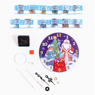 УЦЕНКА Алмазная мозаика на новый год для детей с частичным заполнением на часах «Дедушка мороз и снегурочка», 20×20 см, набор для творчества