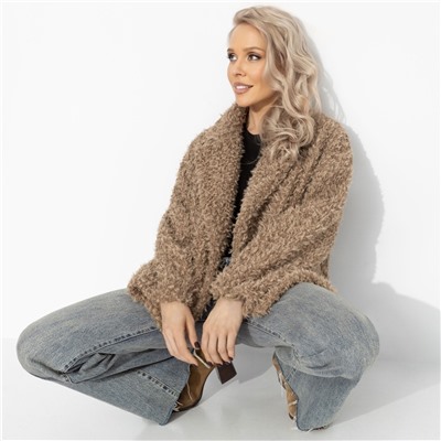 Полупальто с акцентным подкладом, Слишком заметна