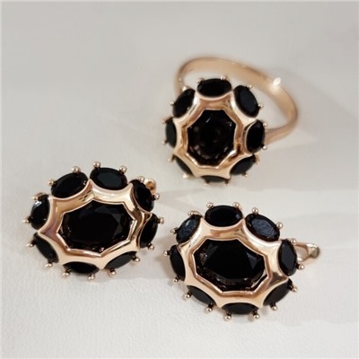 Комплект ювелирной бижутерии коллекция "Дубай" серьги и кольцо 18 р, покрытие позолота, вставка: стекло, цвет: черный, арт.215.571-18
