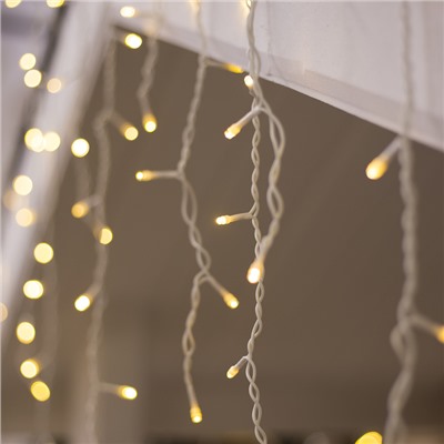 УЦЕНКА Гирлянда «Бахрома» 4×0.6 м, IP44, белая нить, 180 LED, свечение тёплое белое, 8 режимов, 220 В