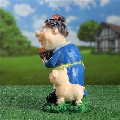 Садовая фигура из полистоуна «Бабка с поросёнком» синий, 30×21 см