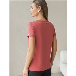 Футболка из премиального хлопка с V-образным вырезом