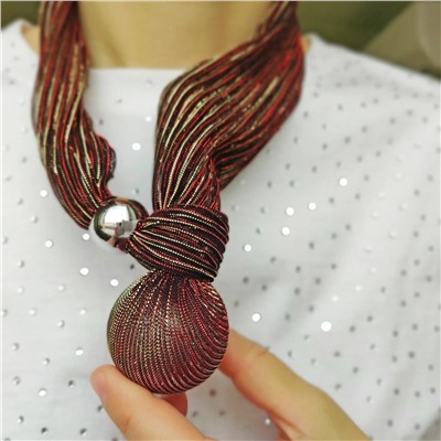 Кулон с текстилем и большой бусиной