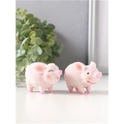 Сувенир полистоун "Поросята - поцелуй" набор 2 шт 4х7,3х4,5 см