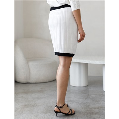 Юбка фактурной вязки с трикотажной подкладкой