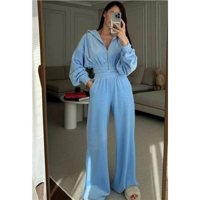 Спортивный костюм #22915638