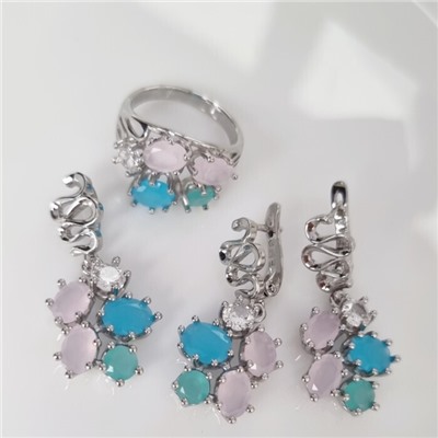 Крупный комплект ювелирной бижутерии серьги, кулон и кольцо 18 р, покрытие: посеребрение, вставка: фианиты, цвет: голубой матовый, розовый матовый, арт.314.786-18