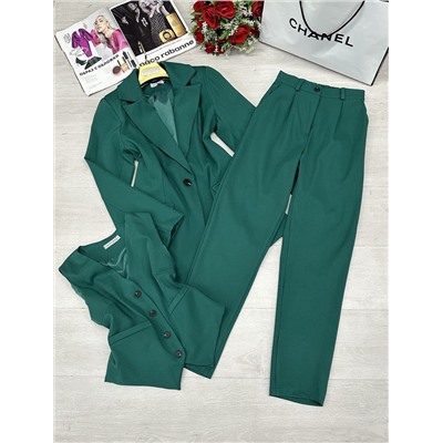 Костюм тройка