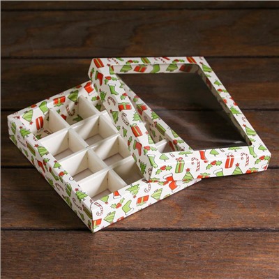 Коробка под 12 конфет с ячейками новогодняя «Зимушка» 19×15×3.5 см
