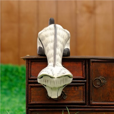 Фигура интерьерная «Котёнок Матвей подглядывает», 24×17×7 см, дерево